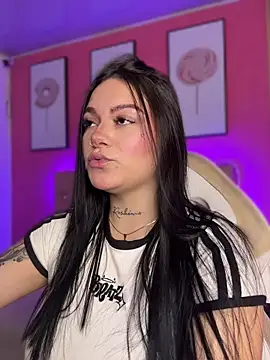 צ'אט XXX בשידור חי של Megaan__More