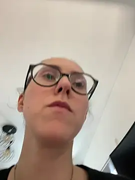 Chat +18 de MartiniiSelenna ao vivo