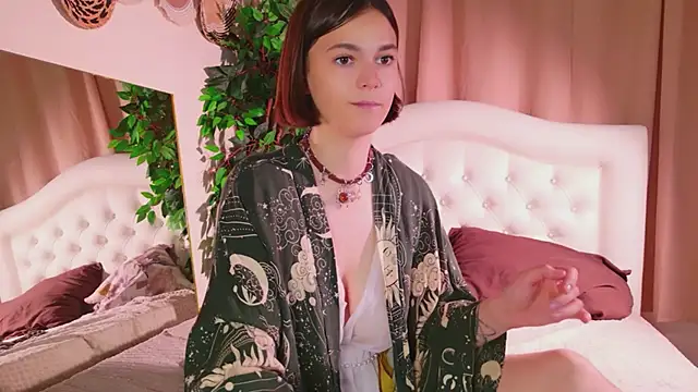Emi_Mi_ Chat XXX live