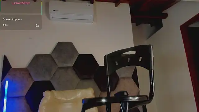 Latrellx7 Show Webcam