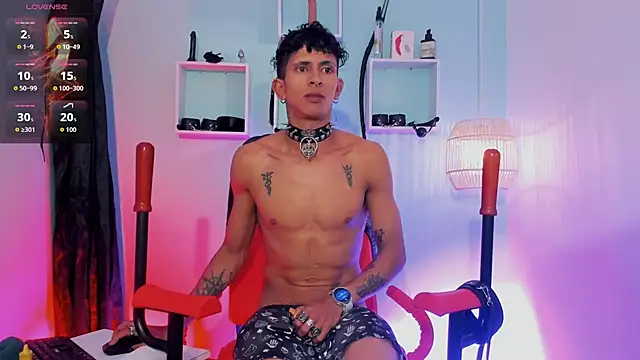 Maximoking26 Show in webcam