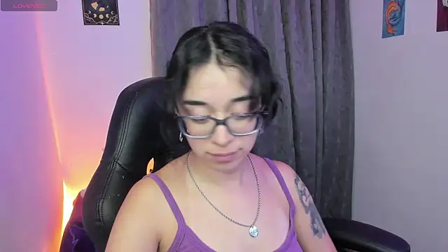 Chatroom XXX en direct de indra_cam