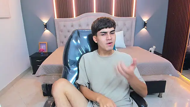 Tommy18__'s Live XXX Chat