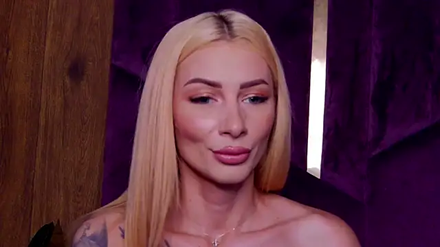 AngieShae live XXX chat