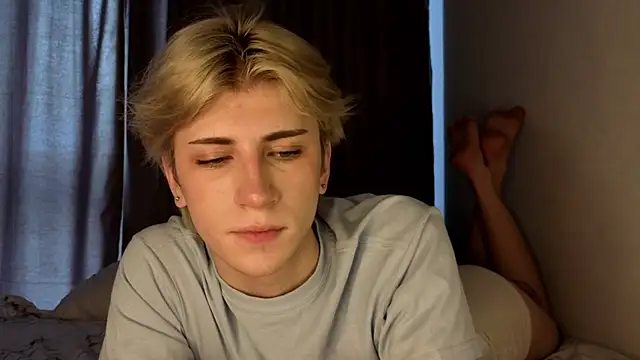 Oliver_star_boy_ Adlı Modelin Canlı XXX Sohbeti