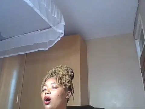 queenbebony's Live XXX Chat
