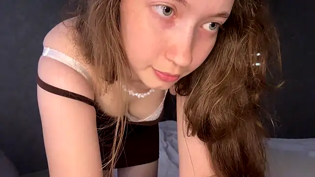Emily_Mur_ Adlı Modelin Canlı XXX Sohbeti