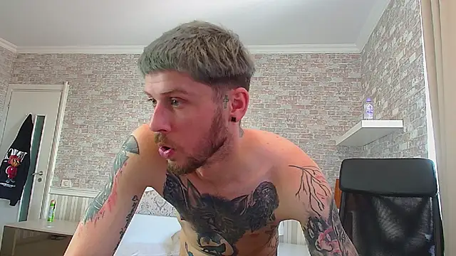 XXX chat uživo modela JonahShaw