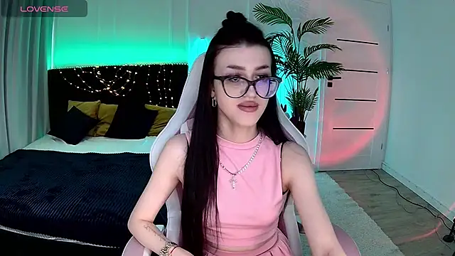Ariella_Me: онлайн-секс-чат