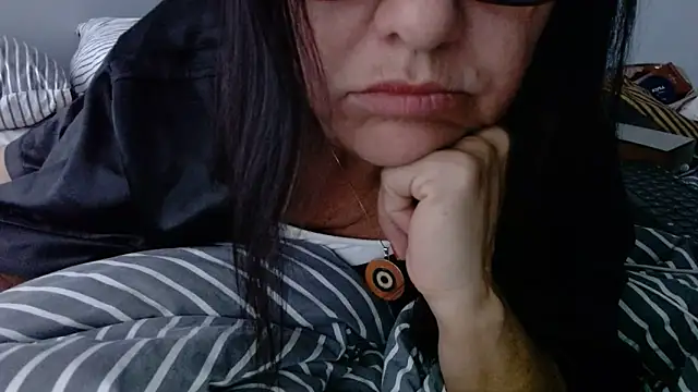 Lindagoddess75 live XXX chat
