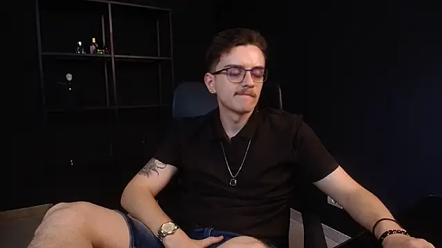 Chat +18 de FelixStarkk ao vivo