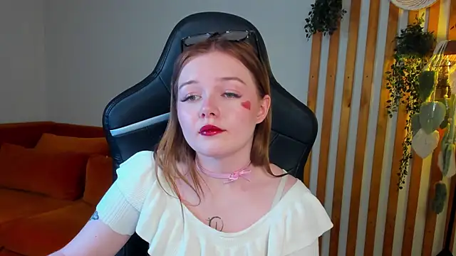ElinaVale's Live XXX Chat