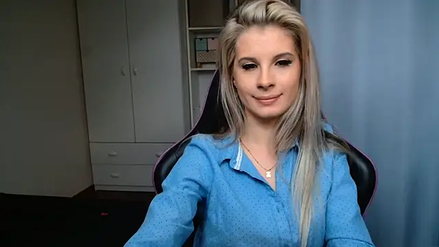 צ'אט XXX בשידור חי של KristineGlow