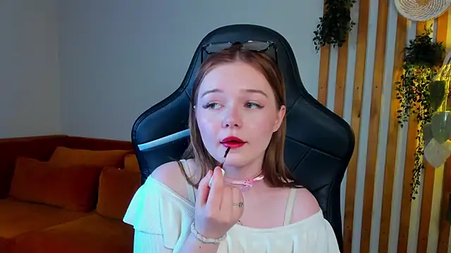 Chat +18 de ElinaVale ao vivo