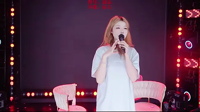 Comebaby007のライブXXXチャット