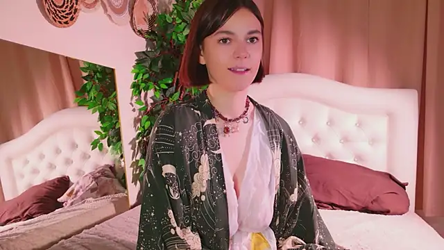 Emi_Mi_ লাইভ XXX চ্যাট