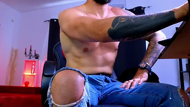 MightyAaron66 live XXX chat
