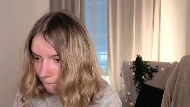 Chat +18 de MilanaRayy ao vivo