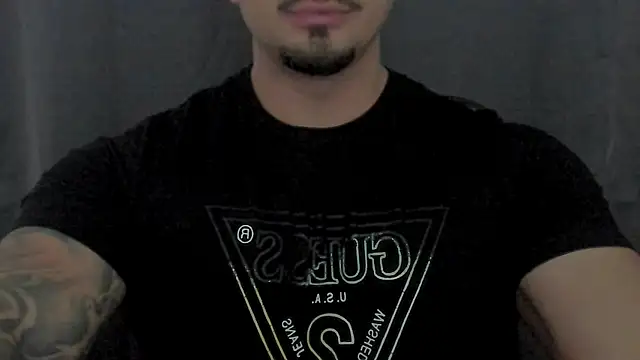XXX chat uživo modela TonyWinston