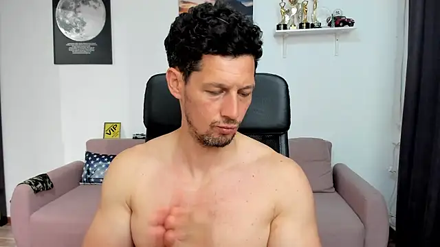 BrutusK08 Chat XXX live
