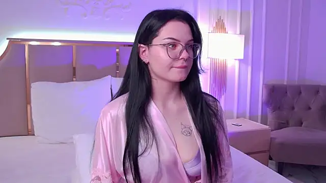 CindyMil XXX чат на живо