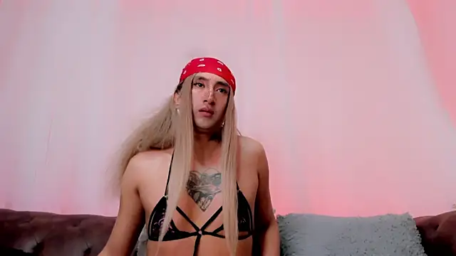 Онлайн чат XXX BadKittyTS