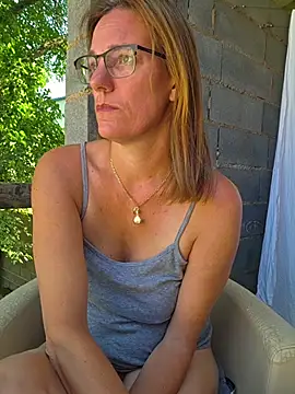 SpiceLea's Live XXX Chat