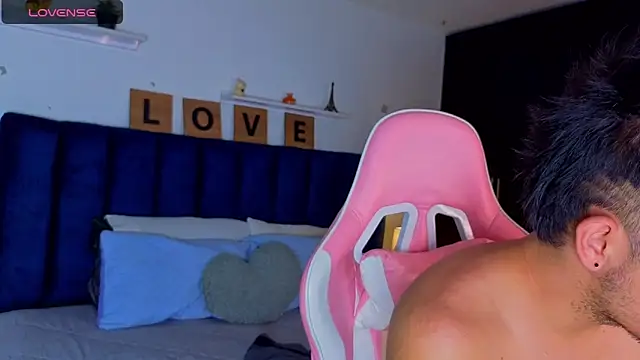 Chat XXX en directo de Issac_james_
