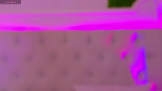 ElisaCharm's Live XXX Chat