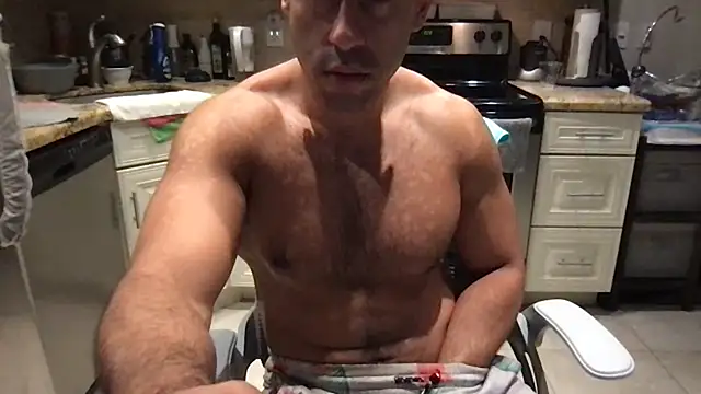 BigGuyMuscle live XXX chat