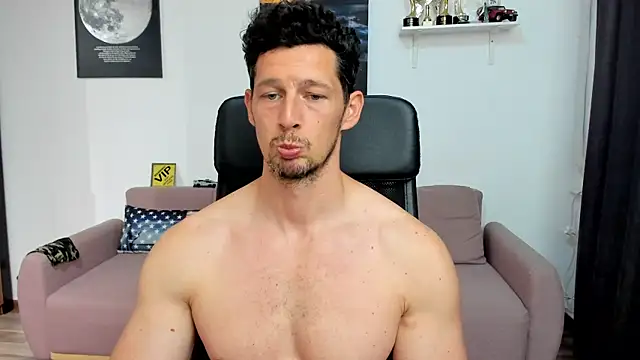 BrutusK08 Live XXX-chat