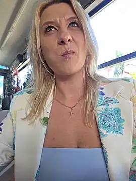 צ'אט XXX בשידור חי של KaylinJan