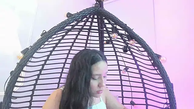 Chat +18 de Miiarouse__ ao vivo