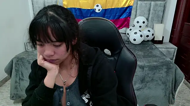 laureentt_ Chat XXX in diretta