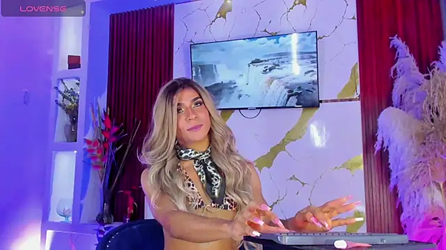 Chat XXX en directo de Queens_Wonders_Blonders