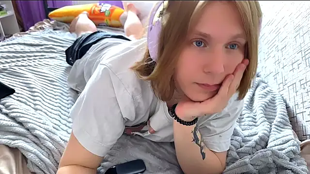 Hirtayn Live XXX chat