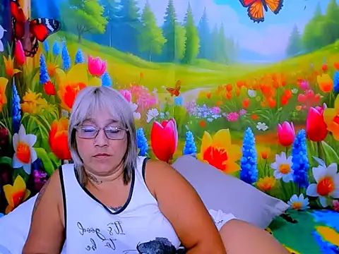 indianroxy Adlı Modelin Canlı XXX Sohbeti