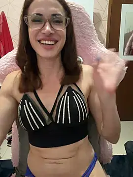 Irresistible24's Live XXX Chat