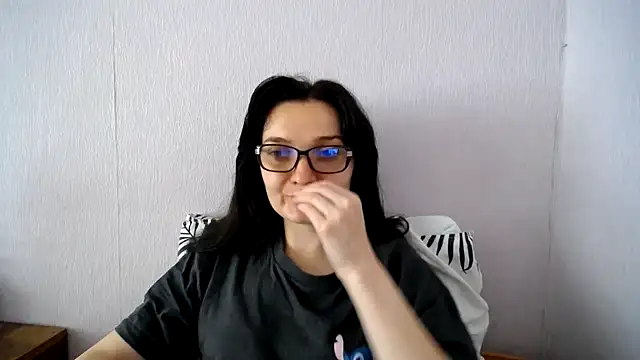 Shiny_gine's Live XXX Chat