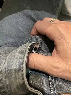 PoisPleasure Show in webcam