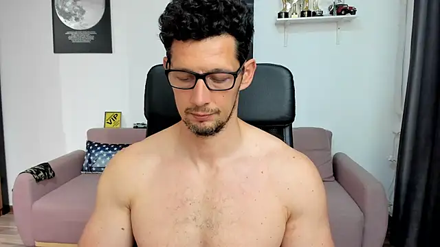 BrutusK08 Live XXX-Chat