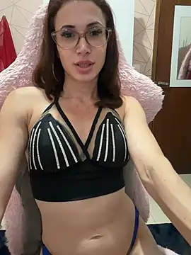 Irresistible24's Live XXX Chat