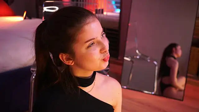 EvaBloomm লাইভ XXX চ্যাট