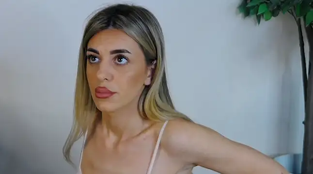 IvyLustt Adlı Modelin Canlı XXX Sohbeti