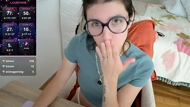 Chat +18 de charlieangella ao vivo