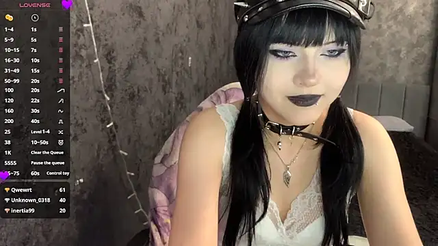 Онлайн чат XXX EmilyEmbears