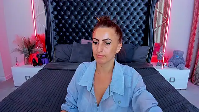Rebecca_Diamond Adlı Modelin Canlı XXX Sohbeti