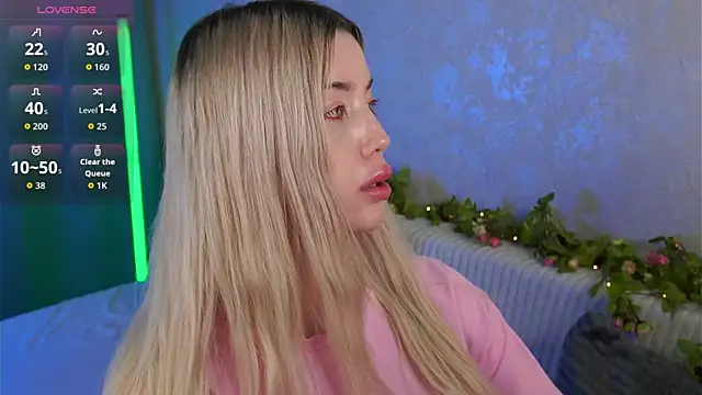LindaThackerr Live XXX-chat