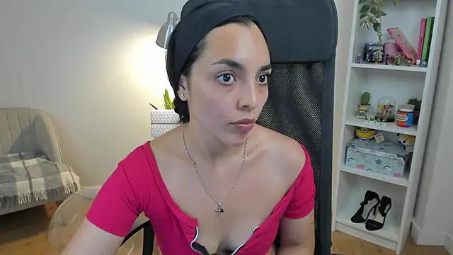 _BellaEvans_ Adlı Modelin Canlı XXX Sohbeti