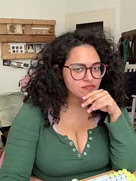 CurvydesifromgermanyのライブXXXチャット